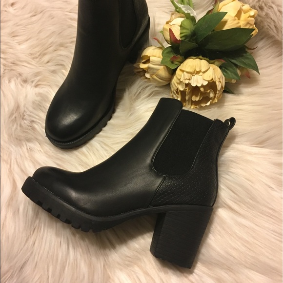 Shoes - FAUX LEATHER ANKLE BOOTS